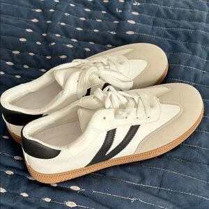 Women's Athletic Sneakers with Black Stripes